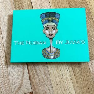 Juvias place Nubian eyeshadow pallet never used